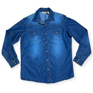 Wrangler Wm’s Western Pearl Snap Denim Shirt With Fading Accents Sz M
